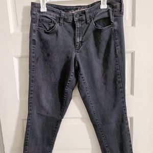 Black high-waisted skinny jeans